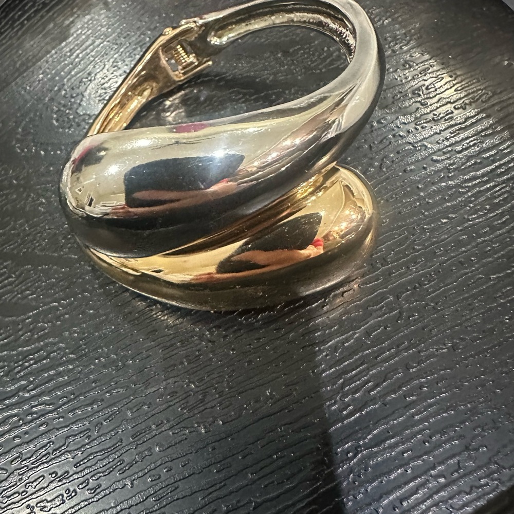 Elegant Gold and Silver Women's Bracelet